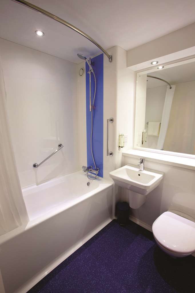 Travelodge Nottingham Riverside Room photo